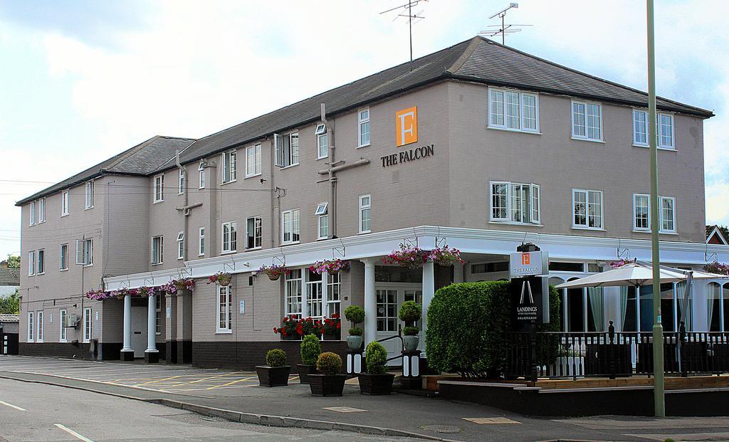 The Falcon Hotel Farnborough  Exterior photo