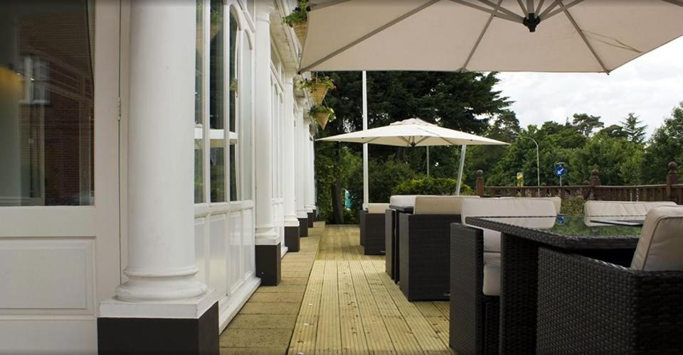 The Falcon Hotel Farnborough  Exterior photo