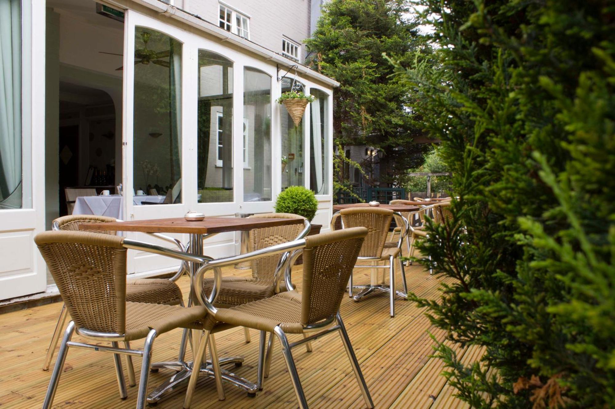 The Falcon Hotel Farnborough  Exterior photo