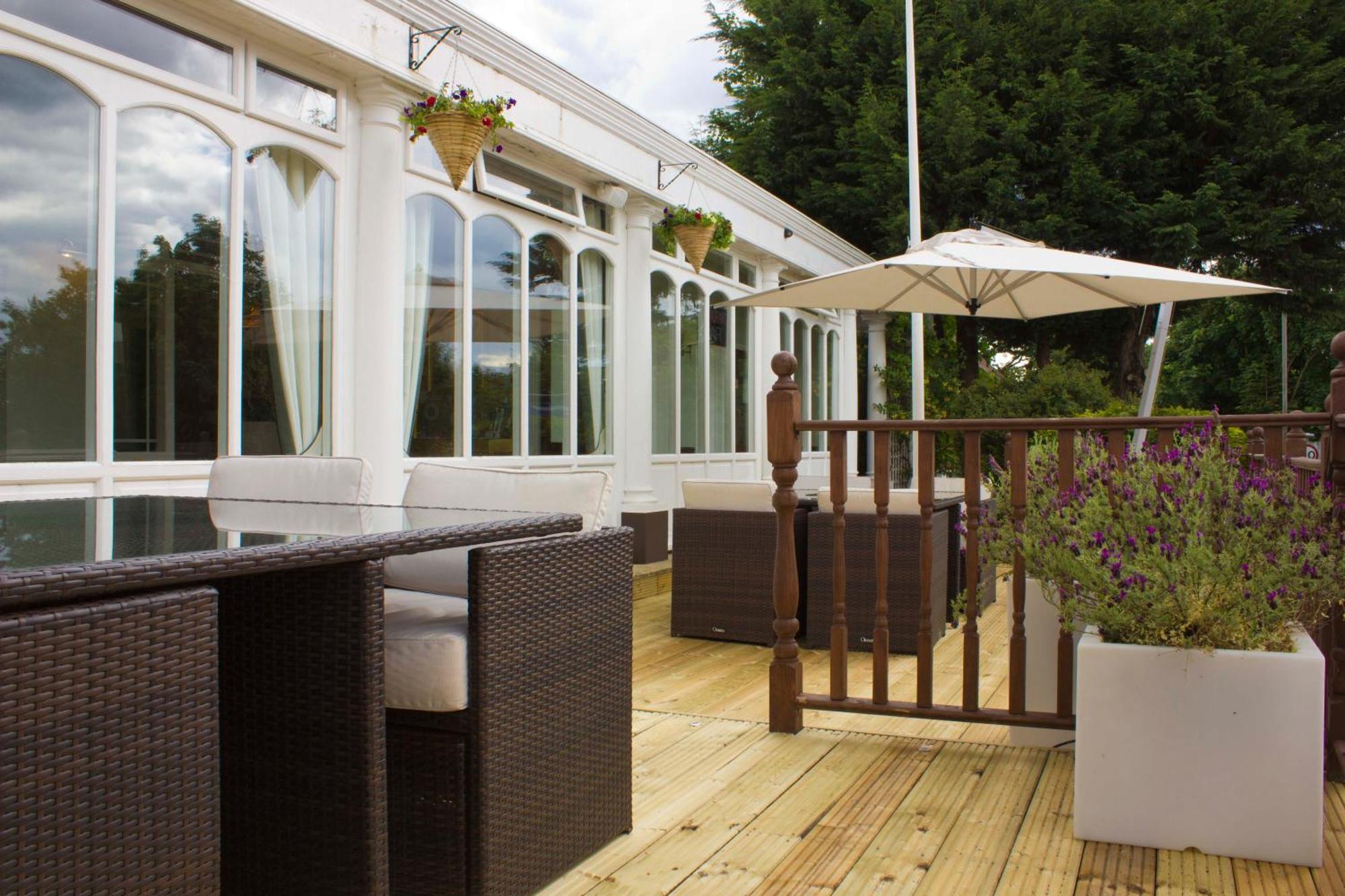 The Falcon Hotel Farnborough  Exterior photo